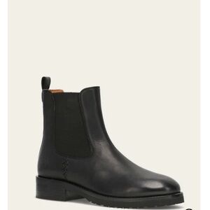 Frye Melissa lug Chelsea Black Leather Ankle Boots